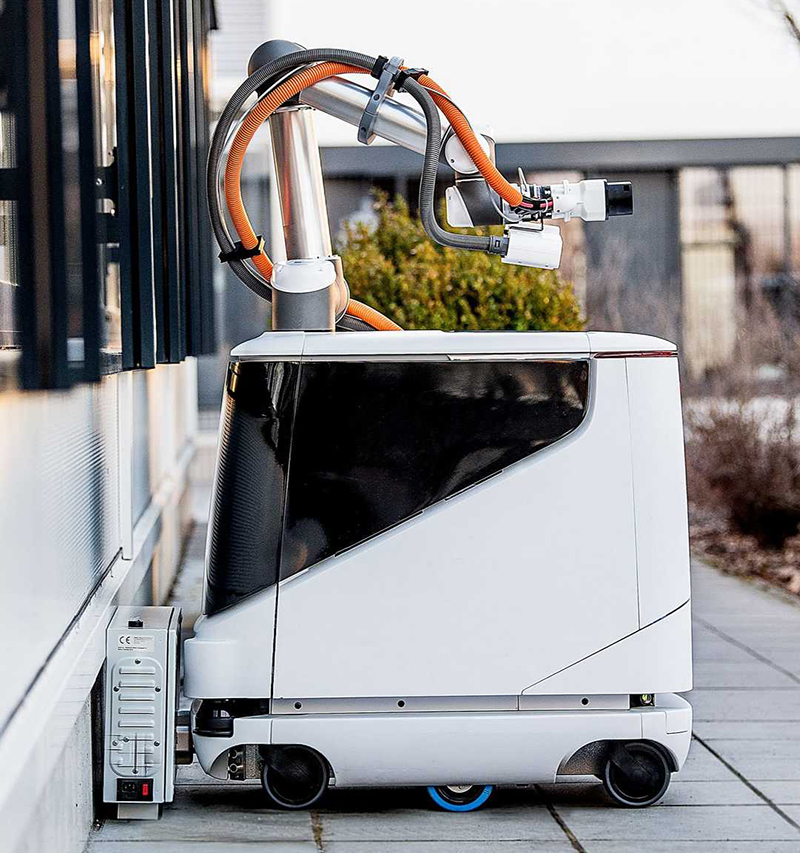 aiways-carl-autonomous-mobile-charging-robot (5).jpg