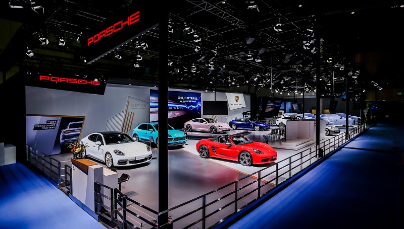 2020成都车展丨保时捷全新taycan与911结晶腐蚀版国内