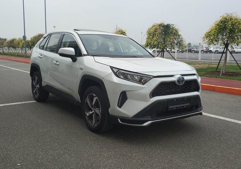 RAV4-1.jpg