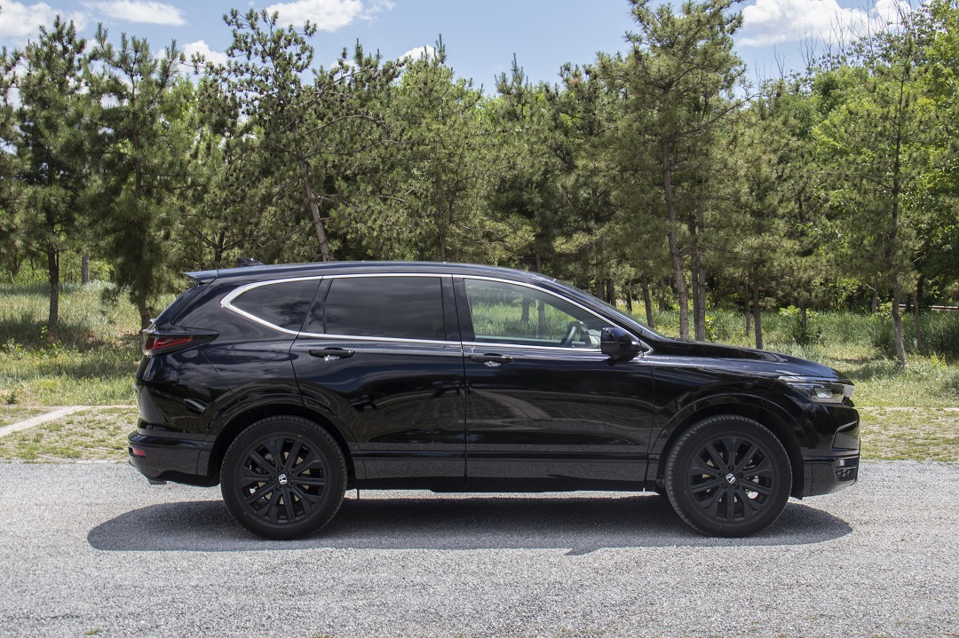 年轻人的新宠"黑夜使者"试驾本田皓影幻夜版