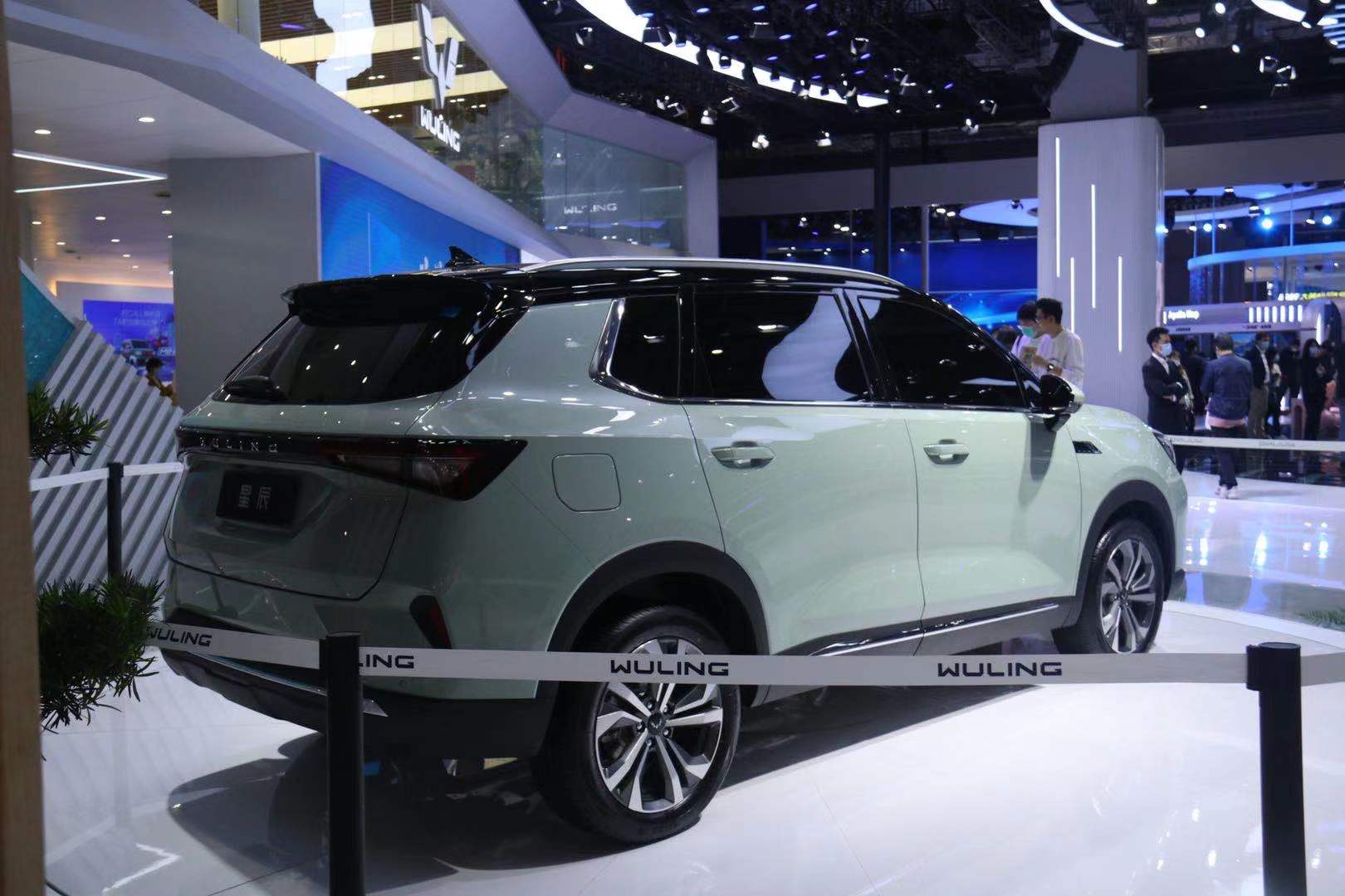2021上海车展丨五菱首款银标suv 五菱星辰首发 起售价将低于10万