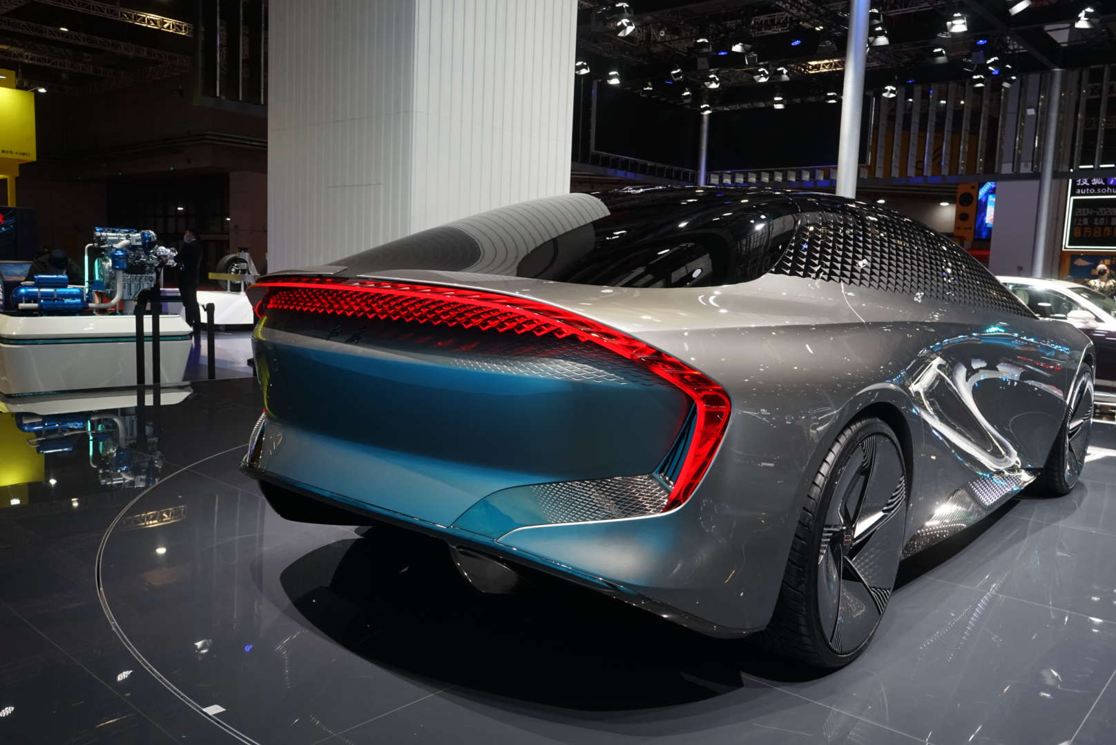 2021上海车展丨打破传统 昭示未来 红旗ev-concept概念车首发