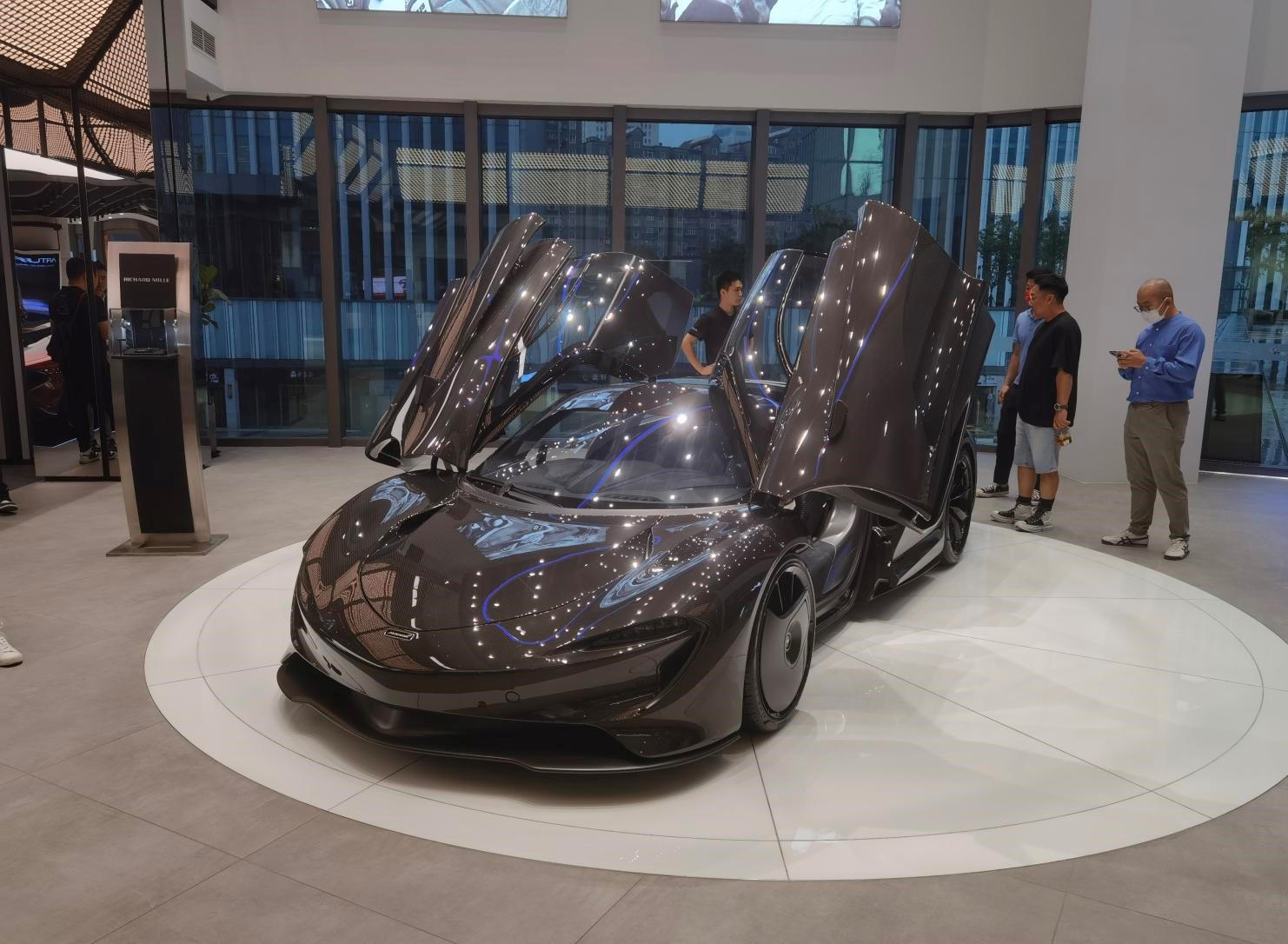 颠覆性外观设计迈凯伦speedtail国内首次亮相
