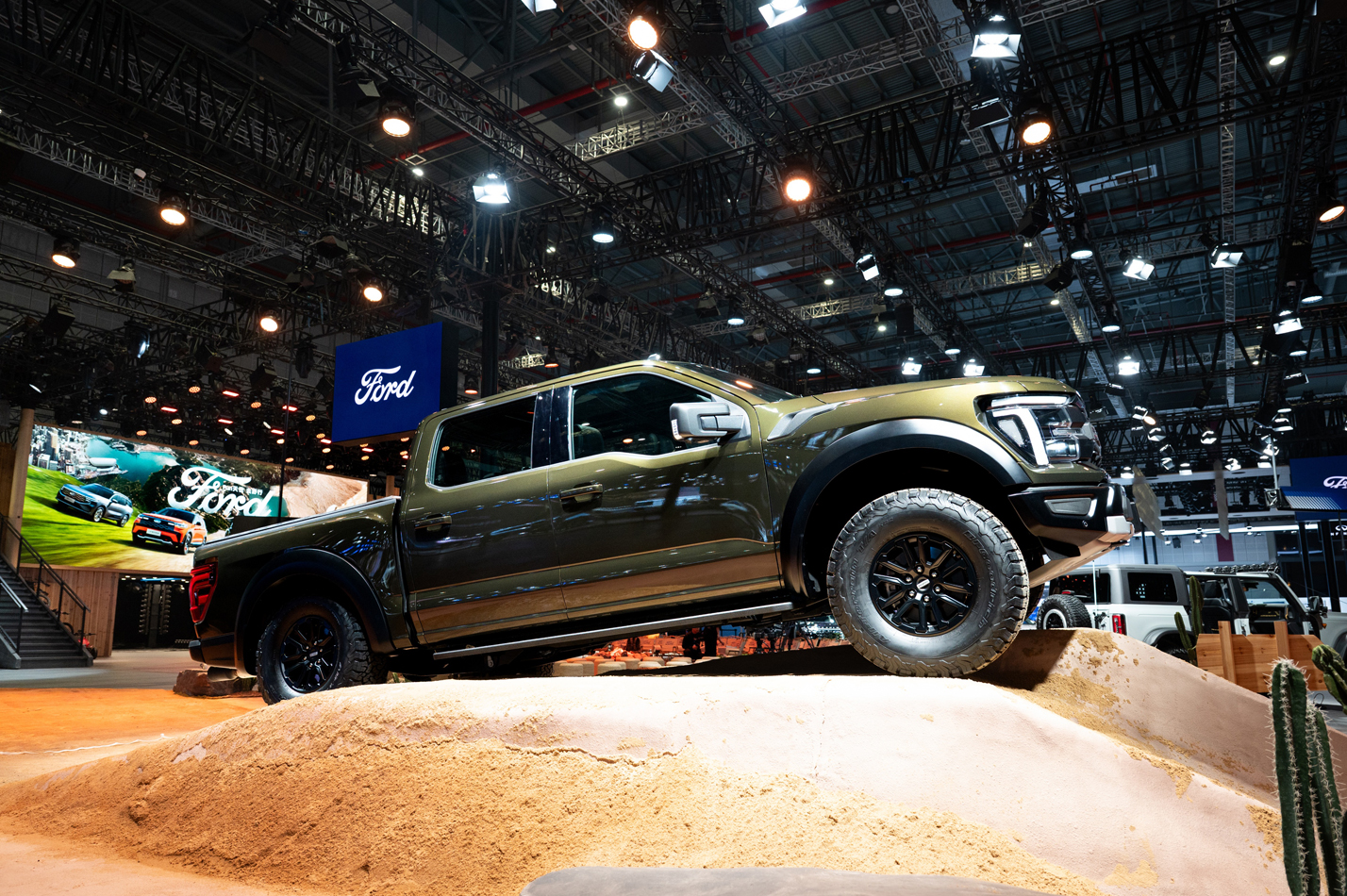 新福特F-150猛禽.jpg