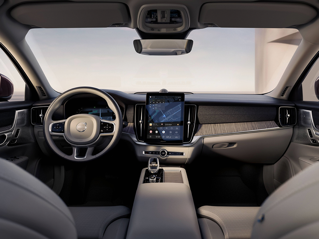 347798_Refreshed_Volvo_S90_interior.jpg