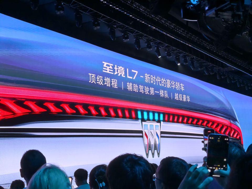微信图片_2025-09-28_204448_714.jpg