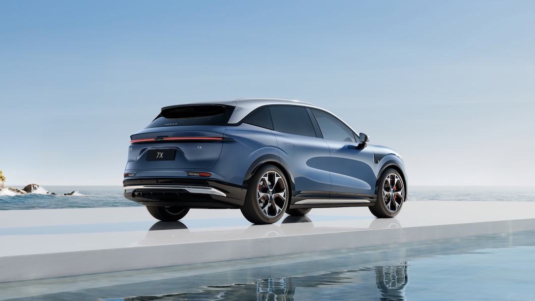 1761645881682719.jpg 外观后45-蓝.jpg