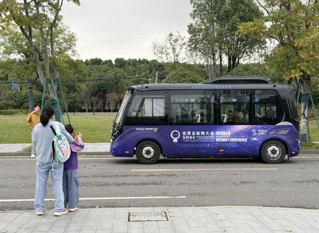 1762705953580861.png 截屏2025-11-10 00.31.44.png