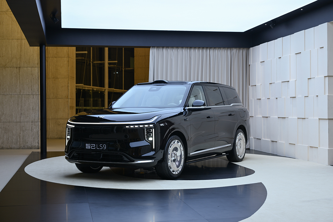 1763392025149489.jpg 13.发布会内场.jpg