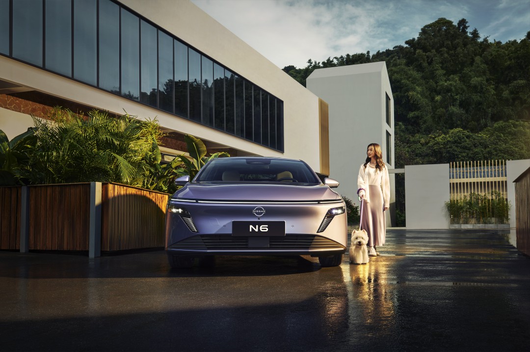 1764594416155125.jpg 17风翼式前大灯.jpg