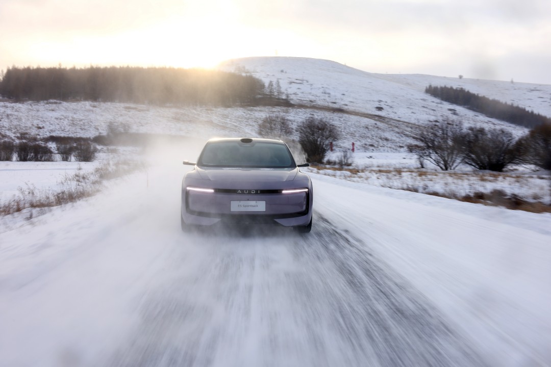 6. 奥迪 E5 Sportback不惧冰雪，驭驾极境.jpg