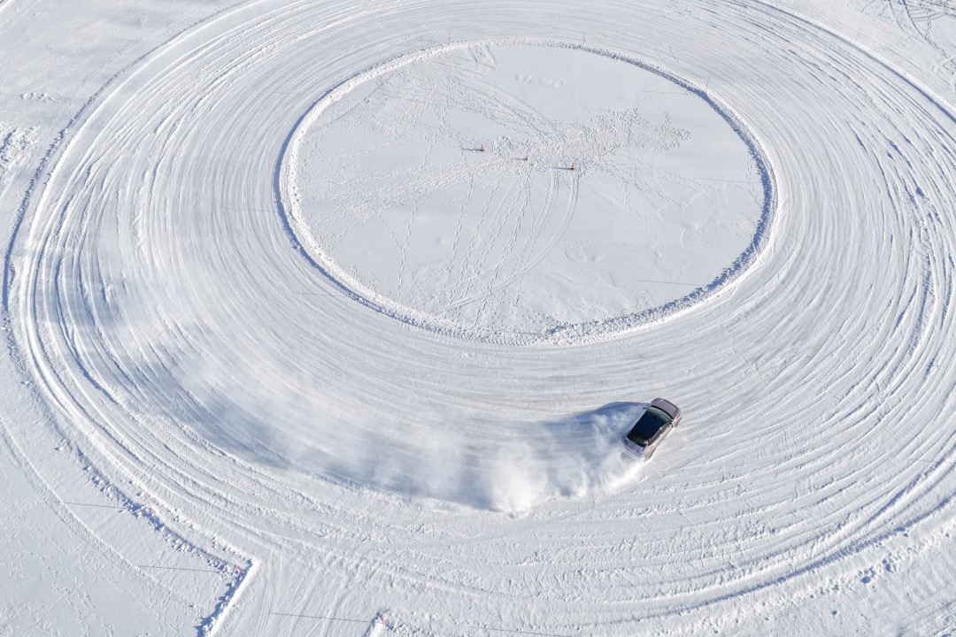 17. 奥迪 E5 Sportback不惧冰雪，驭驾极境.jpg