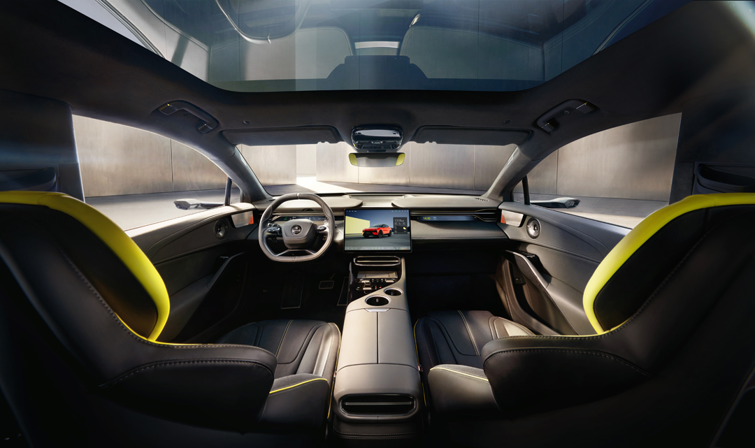 正视角-主副驾（莲花新时代高性能数字座舱）.jpg