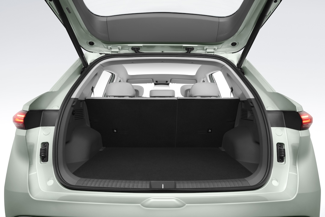 1772974085380249.jpg 后备箱.jpg