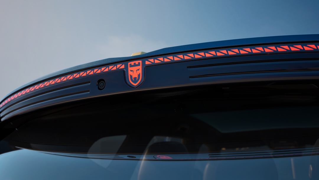 1774539189117917.jpg 6. 首次应用于量产车型的车尾发光狼标.jpg