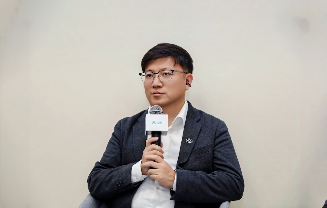 上汽大通销售公司副总经理 张大伟.jpg