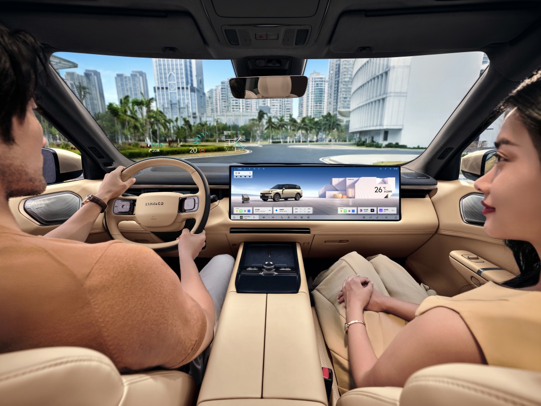 辅助驾驶HUD .jpg