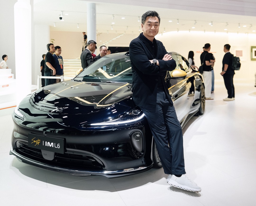 5、北美车神Sean Lee李宏声携全新一代智己L6 Sean Lee特别版重磅登场.jpg