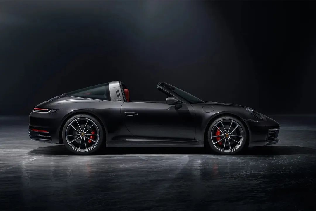 八代传承最美911运动与优雅的结合体保时捷911992targa